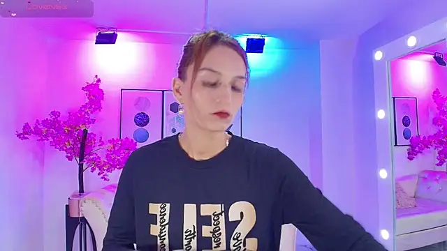 Snapshot of Tamara_slimx chatting on October 4, 2025, 3:52 am Tamara slimx online show from October 4, 2025, 3:52 am