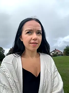 Snapshot of Vanesskaa chatting on September 17, 2025, 1:24 pm Vanesskaa online show from September 17, 2025, 1:24 pm