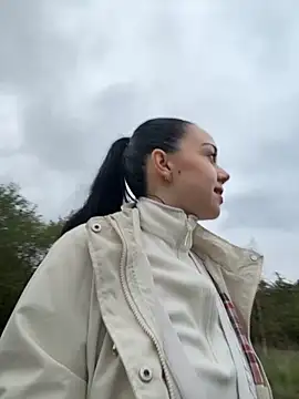 Snapshot of Vanesskaa chatting on October 14, 2025, 4:51 pm Vanesskaa online show from October 14, 2025, 4:51 pm