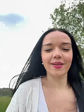 Snapshot of Vanesskaa chatting on October 8, 2025, 2:29 pm Vanesskaa online show from October 8, 2025, 2:29 pm