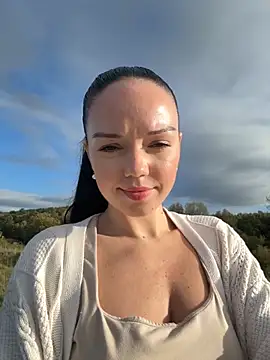 Snapshot of Vanesskaa chatting on October 6, 2025, 3:35 pm Vanesskaa online show from October 6, 2025, 3:35 pm