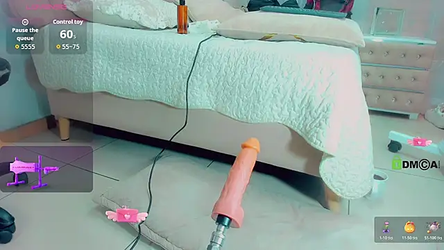 EmilyySaenz online show from October 23, 2025, 12:59 pm