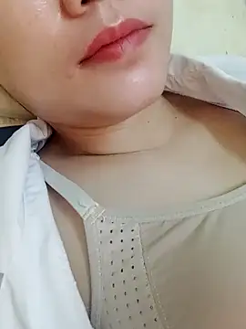  Attractivegirl33 online show from October 8, 2025, 4:36 am