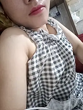  Attractivegirl33 online show from September 27, 2025, 8:48 pm