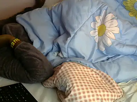 Snapshot of winnie254 chatting on October 5, 2025, 5:42 am winnie254 online show from October 5, 2025, 5:42 am