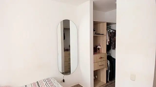 Snapshot of rose_scottt chatting on February 25, 2026, 6:19 pm rose scottt online show from February 25, 2026, 6:19 pm