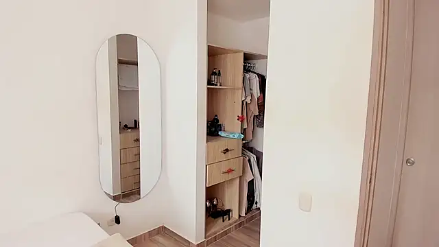 rose scottt online show from November 11, 2025, 5:08 pm