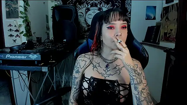 Demongirl6666 online show from February 16, 2025, 4:31 am