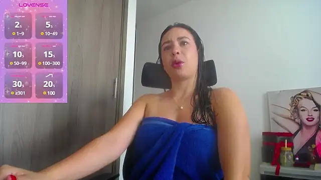 Shantalhotx69 online show from January 20, 2025, 12:07 pm