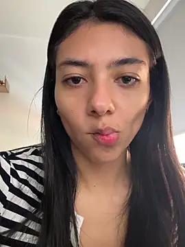 Snapshot of Liissa_cute_ chatting on February 1, 2026, 5:22 pm Liissa cute online show from February 1, 2026, 5:22 pm