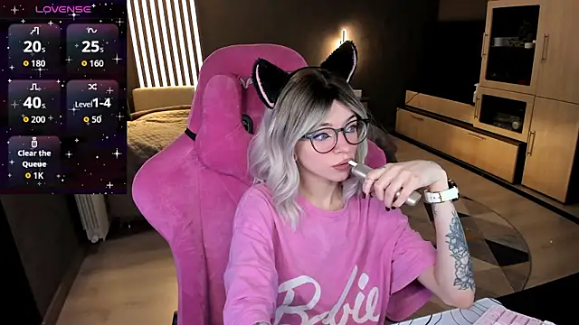 Snapshot of The_love_project chatting on March 2, 2026, 11:44 pm The love project online show from March 2, 2026, 11:44 pm