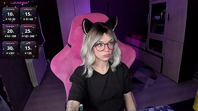 Snapshot of The_love_project chatting on February 12, 2026, 11:26 pm The love project online show from February 12, 2026, 11:26 pm