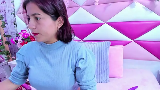 Snapshot of MariaClay chatting on October 24, 2025, 11:42 am MariaClay online show from October 24, 2025, 11:42 am