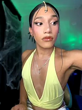 Snapshot of Emaa- chatting on October 17, 2025, 11:17 pm Emaa- online show from October 17, 2025, 11:17 pm