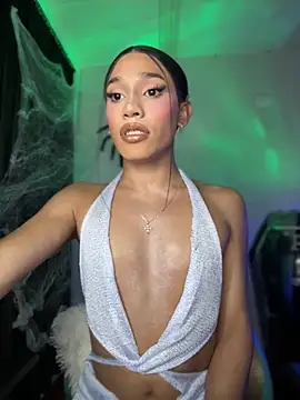 Snapshot of Emaa- chatting on October 24, 2025, 11:04 pm Emaa- online show from October 24, 2025, 11:04 pm