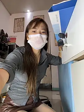 andii-1 online show from November 7, 2025, 2:05 am