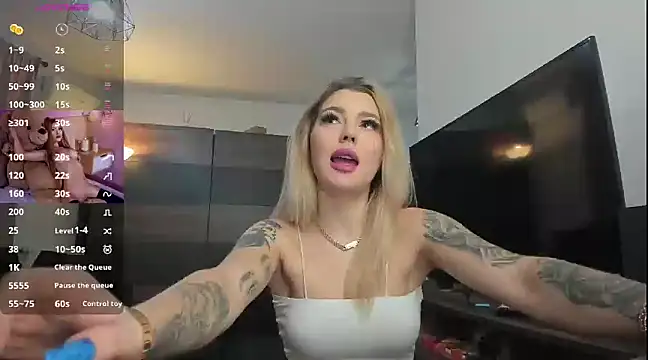 justchloex online show from December 2, 2024, 11:35 pm