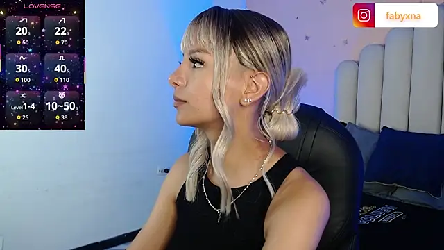 Snapshot of peyton_golden1 chatting on October 6, 2025, 3:51 am peyton golden1 online show from October 6, 2025, 3:51 am