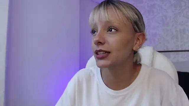 peyton golden1 online show from December 4, 2025, 3:27 am