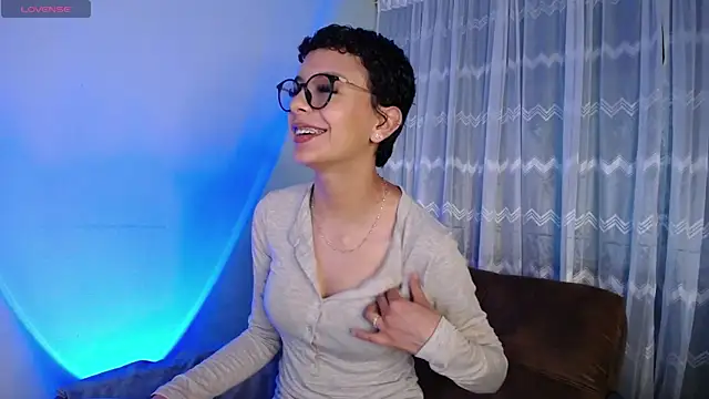 Snapshot of peyton_golden1 chatting on February 6, 2025, 4:10 am peyton golden1 online show from February 6, 2025, 4:10 am