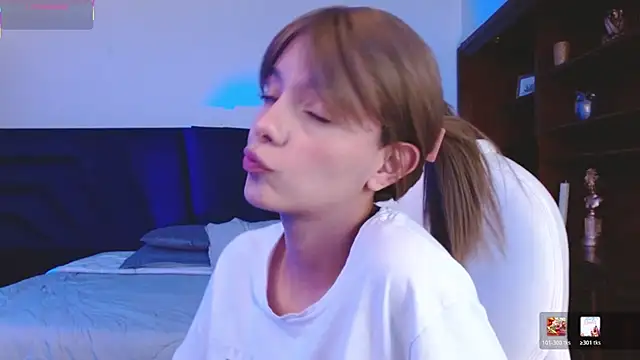 peyton golden1 online show from March 23, 2026, 3:28 am