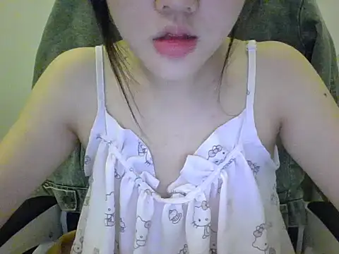 Snapshot of Yin-girl chatting on September 28, 2025, 6:37 pm Yin-girl online show from September 28, 2025, 6:37 pm