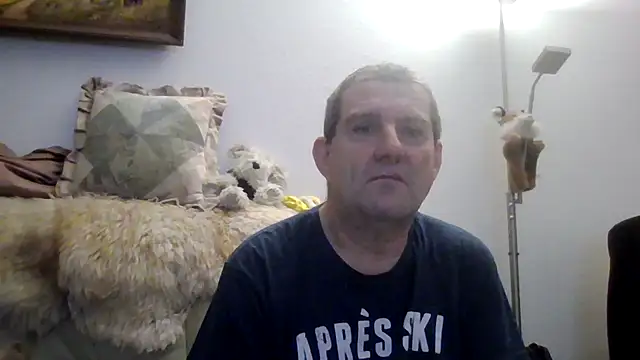 Lutzi1 online show from February 11, 2025, 7:27 pm
