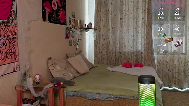 LisaCase online show from October 16, 2025, 3:04 am