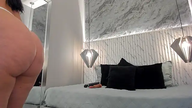 Danna Martinez  online show from March 7, 2025, 7:49 pm