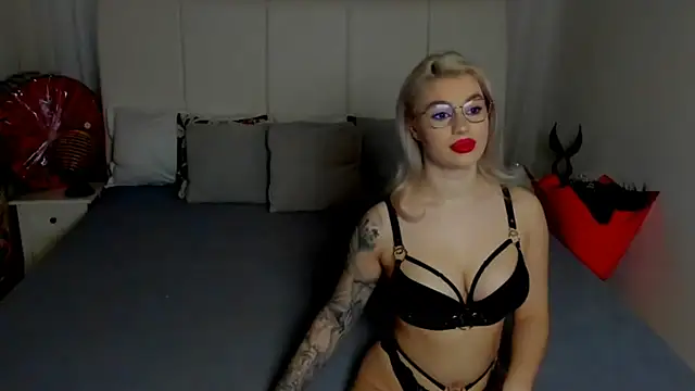 KasiaGraziela18 online show from March 16, 2025, 5:36 am