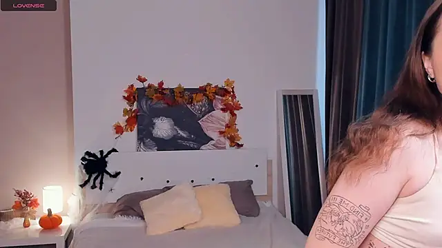 Snapshot of RenetTolken chatting on October 16, 2025, 9:06 am RenetTolken online show from October 16, 2025, 9:06 am