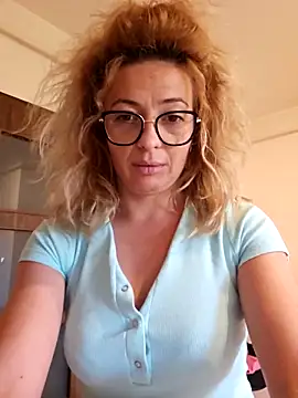 Selenna emma online show from October 20, 2025, 2:39 pm