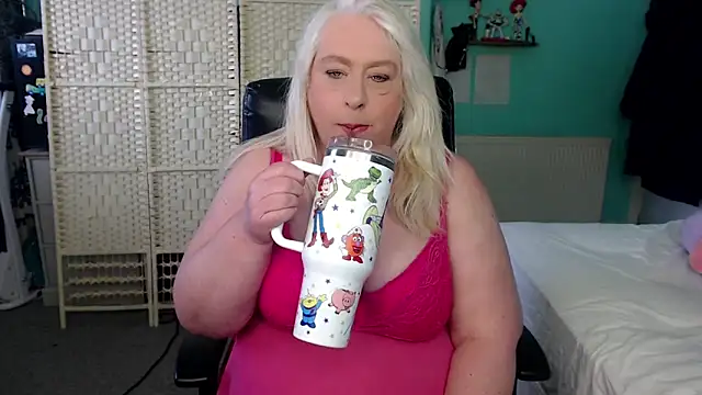 MatureVixen online show from March 9, 2025, 12:09 pm