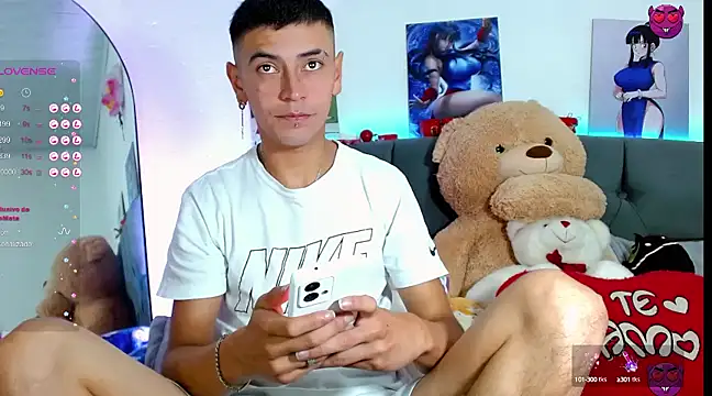  snopyy  online show from March 13, 2025, 6:56 pm