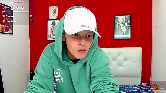 snopyy  online show from January 20, 2025, 9:53 pm
