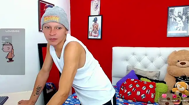  snopyy  online show from January 10, 2025, 9:31 pm