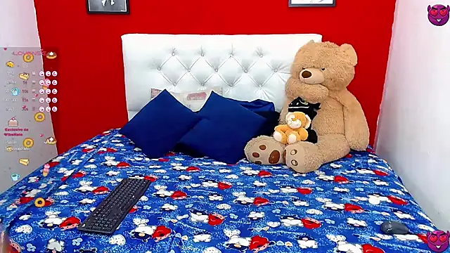  snopyy  online show from January 4, 2025, 7:23 pm