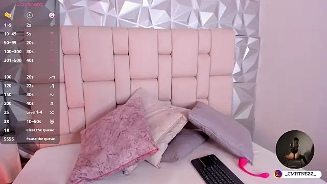 Snapshot of Caro_martinezz chatting on October 15, 2025, 11:51 am Caro martinezz online show from October 15, 2025, 11:51 am