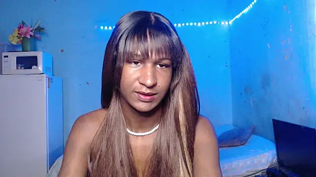 Angell Dustt  online show from October 25, 2025, 5:02 pm