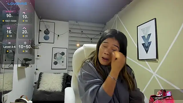 Enma  clark online show from January 11, 2026, 4:41 am