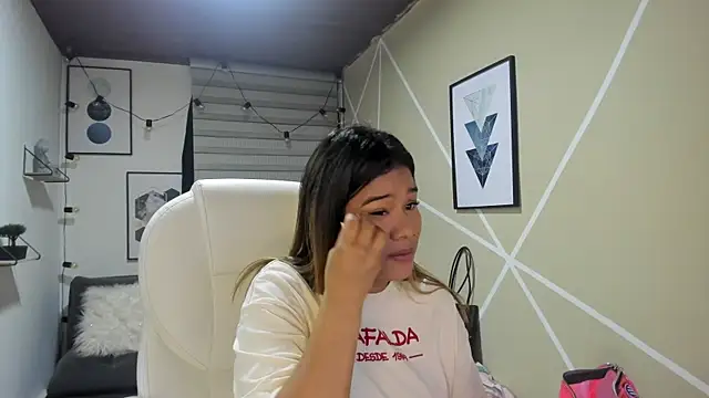 Snapshot of Enma__clark chatting on September 21, 2025, 4:28 am Enma  clark online show from September 21, 2025, 4:28 am