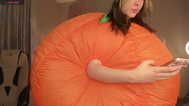 Snapshot of Vanessa_Walters chatting on October 31, 2025, 3:03 am Vanessa Walters online show from October 31, 2025, 3:03 am