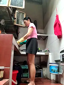 Snapshot of Tinease chatting on October 14, 2025, 1:17 am Tinease online show from October 14, 2025, 1:17 am