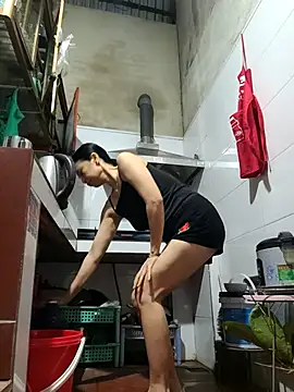 Snapshot of Tinease chatting on October 8, 2025, 10:43 pm Tinease online show from October 8, 2025, 10:43 pm