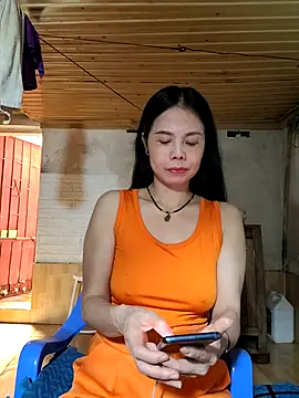 Snapshot of Tinease chatting on October 2, 2025, 2:48 am Tinease online show from October 2, 2025, 2:48 am