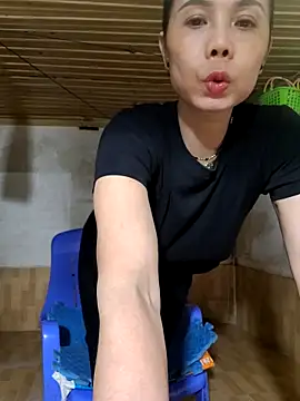 Snapshot of Tinease chatting on October 20, 2025, 2:39 pm Tinease online show from October 20, 2025, 2:39 pm