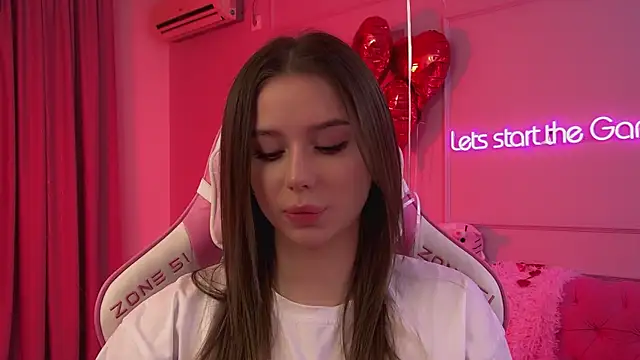 Snapshot of DianaVert chatting on February 12, 2026, 6:29 pm DianaVert online show from February 12, 2026, 6:29 pm