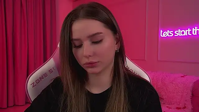 Snapshot of DianaVert chatting on February 15, 2026, 7:02 pm DianaVert online show from February 15, 2026, 7:02 pm