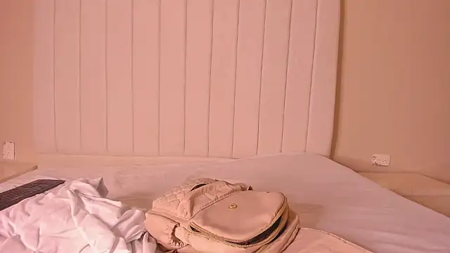 Snapshot of julieta_flower chatting on September 28, 2025, 1:51 pm julieta flower online show from September 28, 2025, 1:51 pm