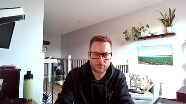 Bigdicktrav902 online show from April 10, 2026, 1:07 pm